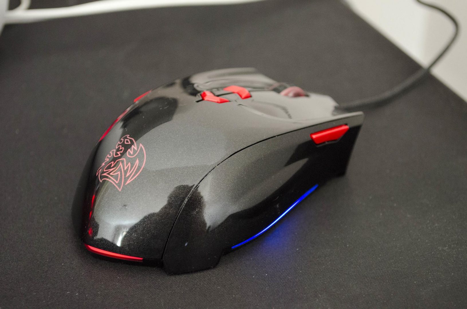 Tt eSPORTs Theron Plus Smart Mouse Review_1