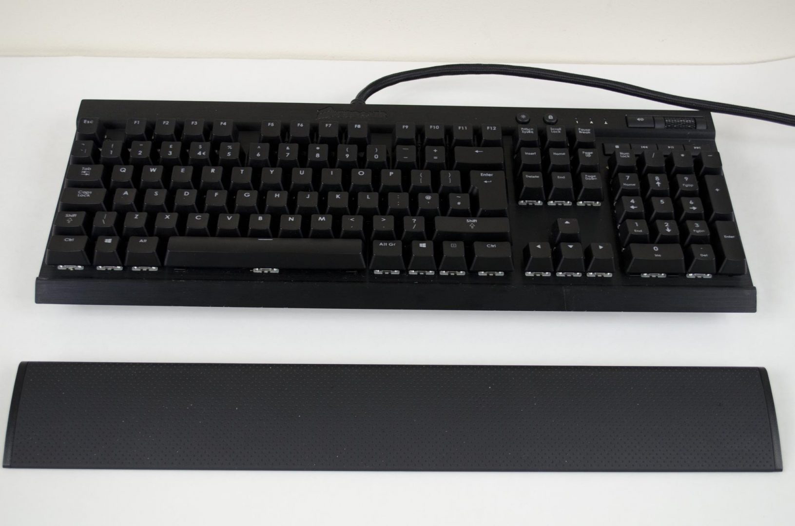 Corsair K70 RGB Mechanical Keyboard_8
