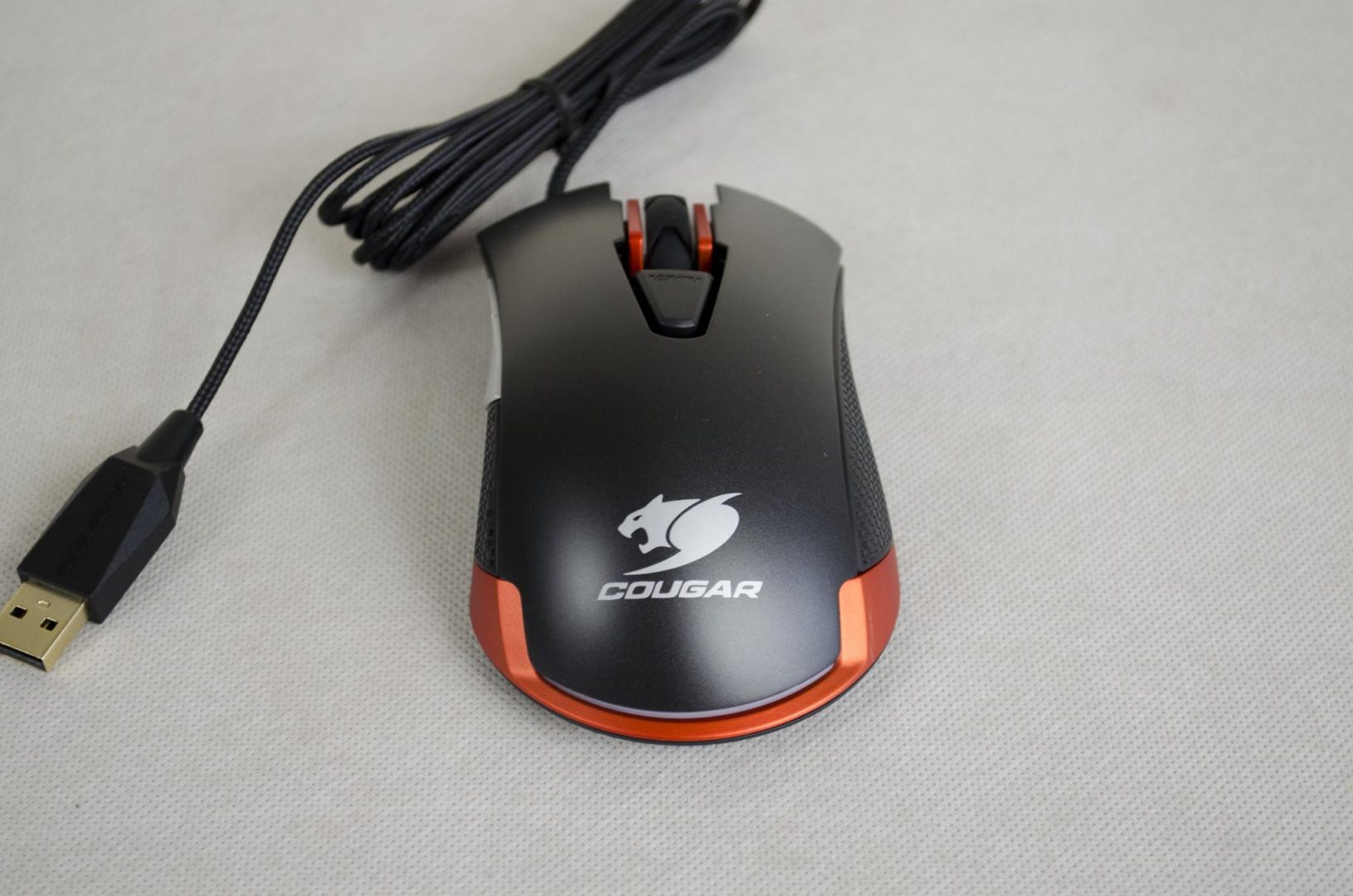 Cougar 550M Gaming Mouse Review_8