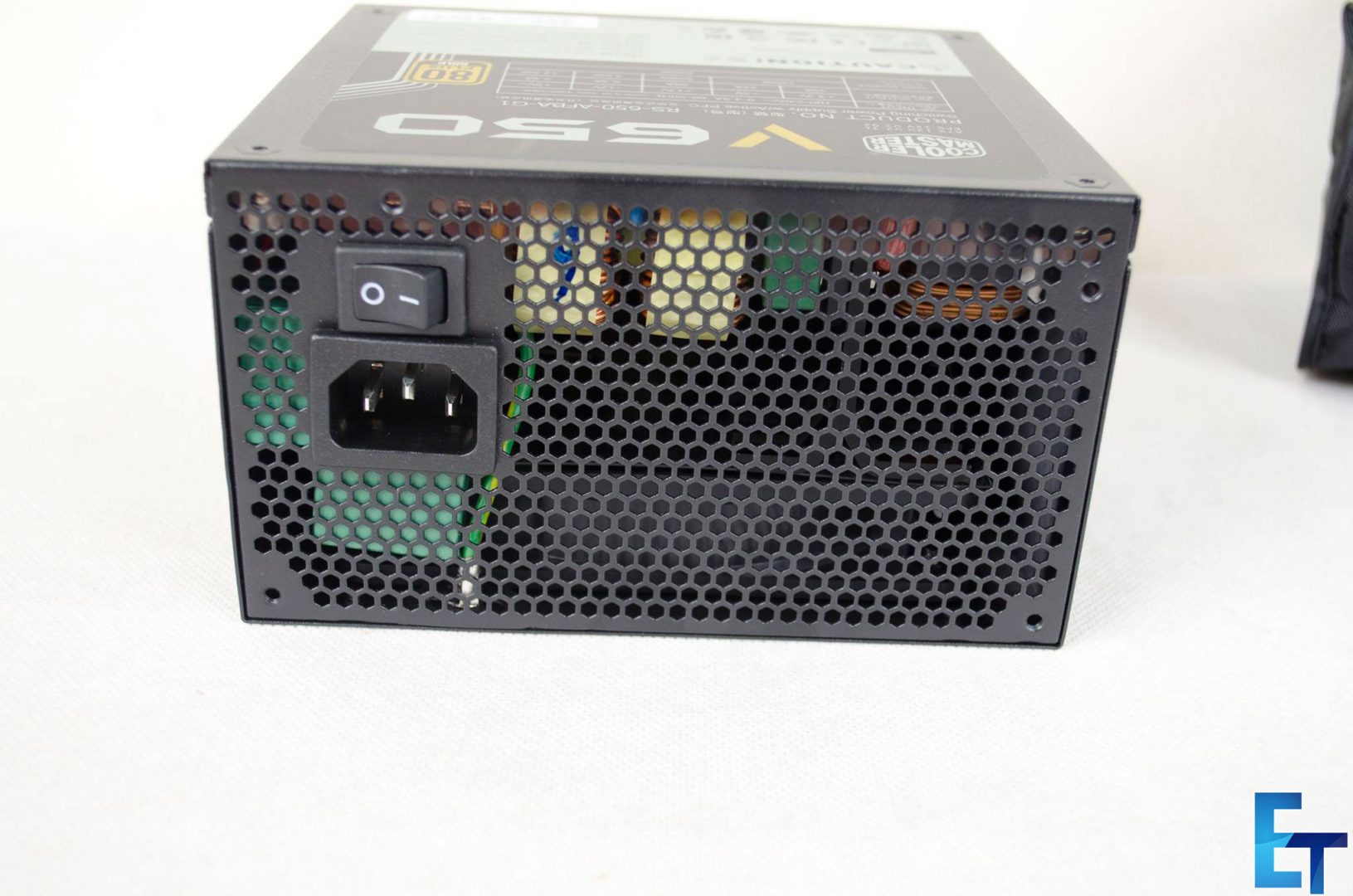 Cooler-Master-V650-Fully-Modular-PSU_8