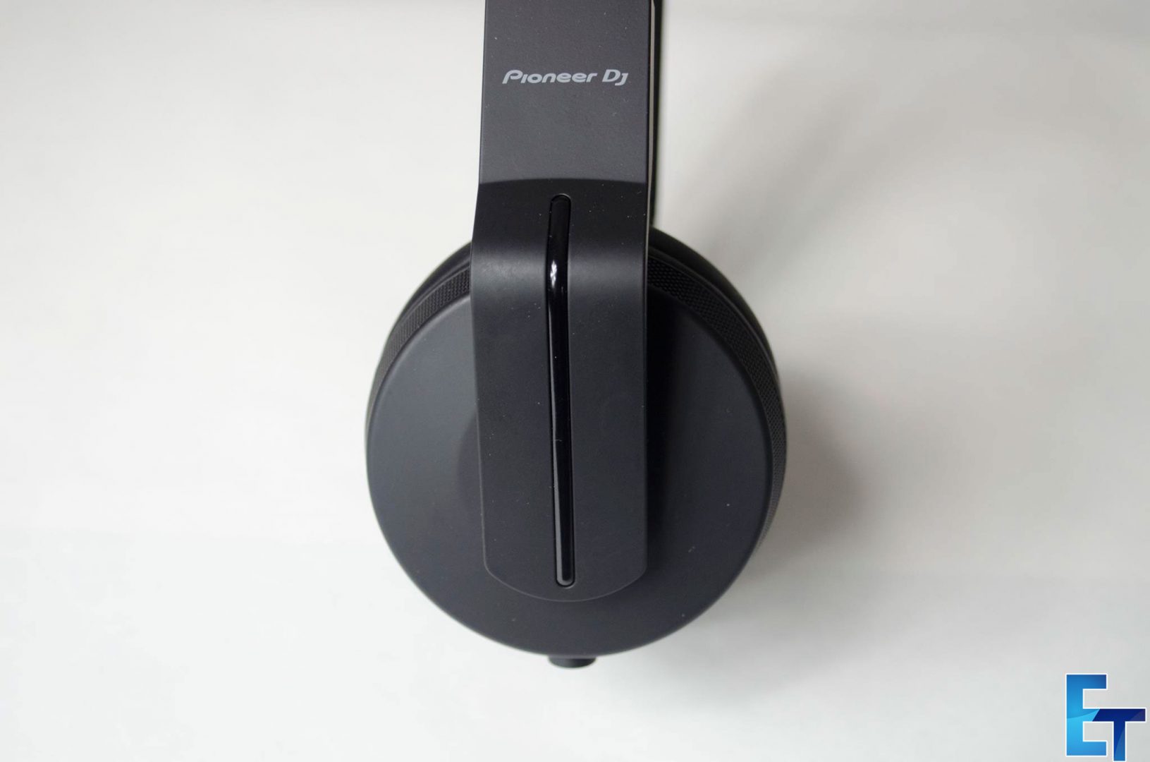 Pioneer-HDJ-700-Headphones-Review_3