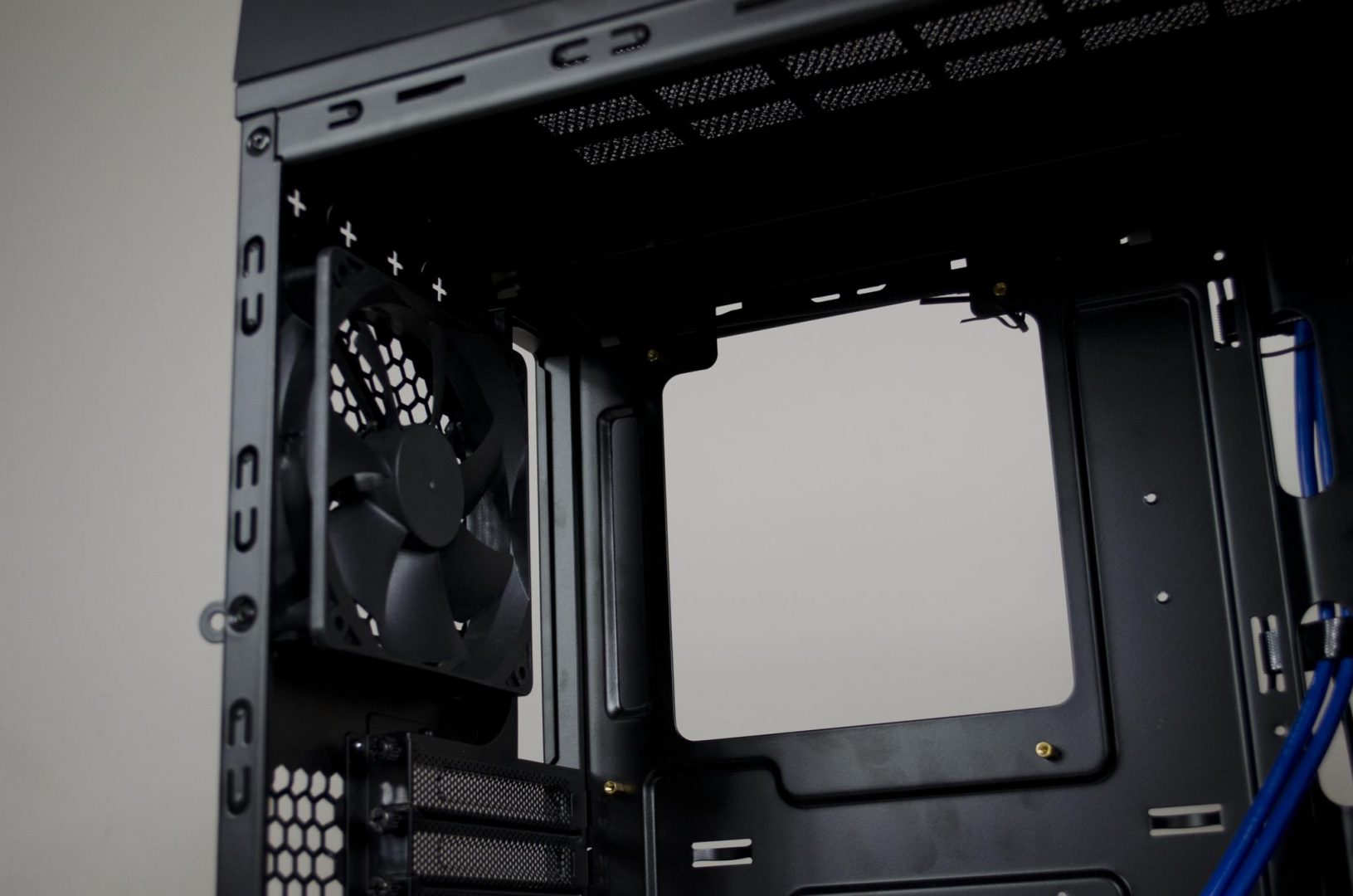 Cooltek Skall PC Case Review_12