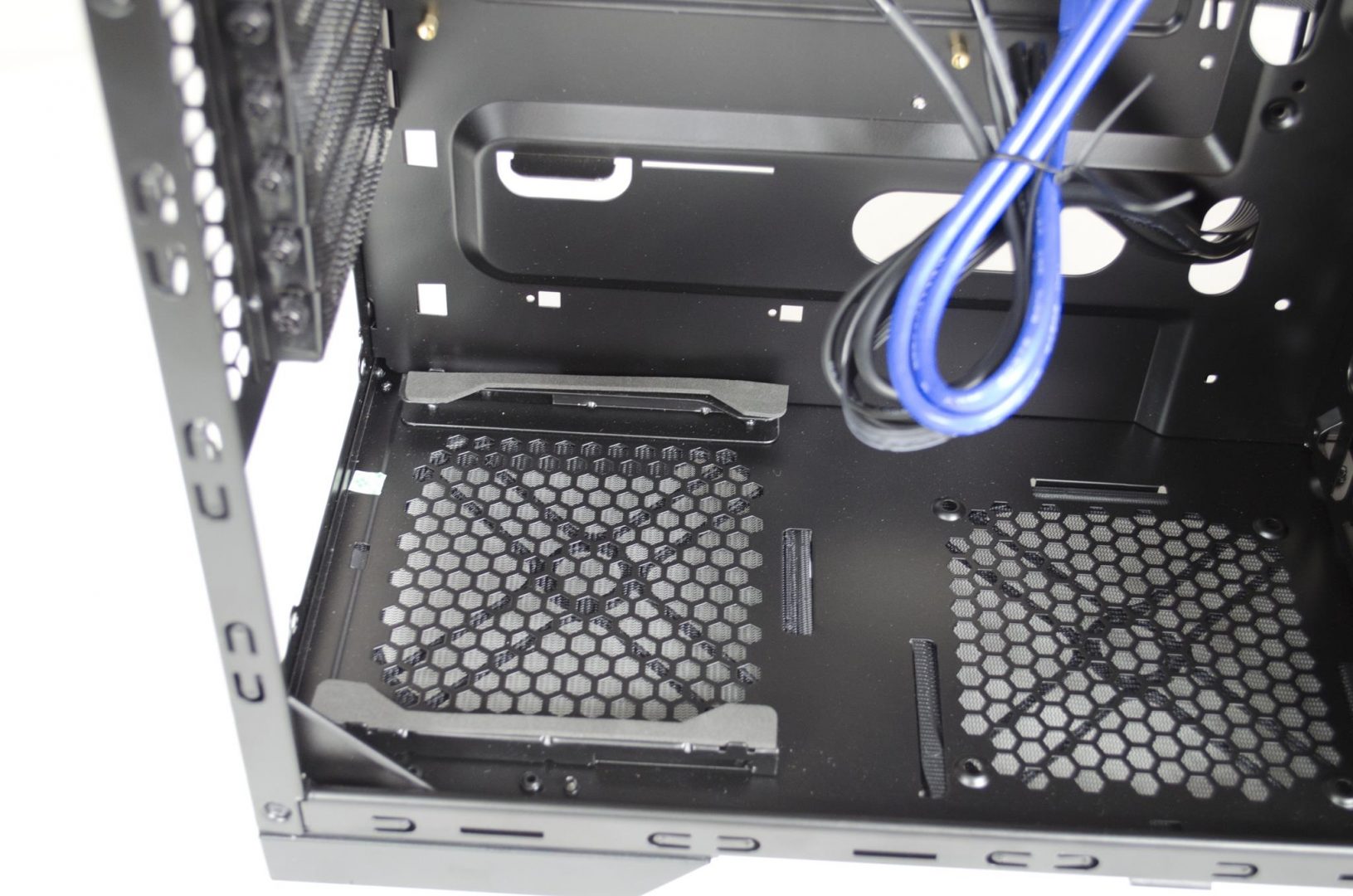 Cooltek Skall PC Case Review_13