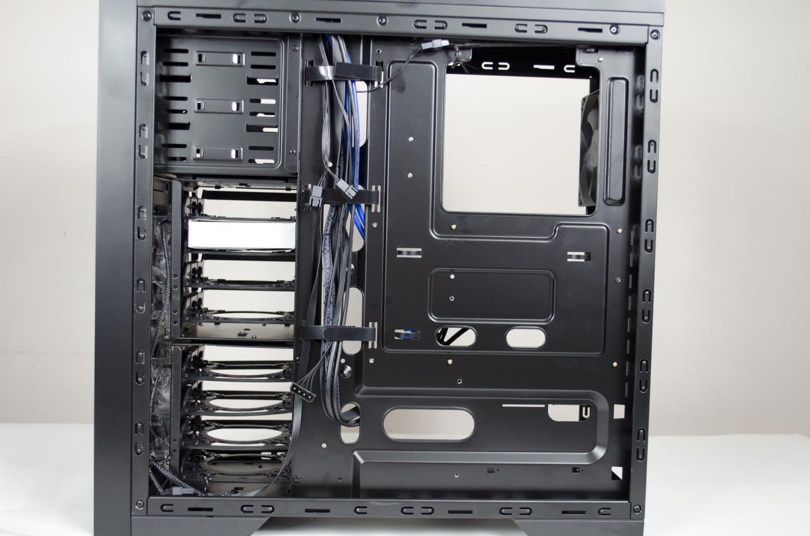 Cooltek Skall PC Case Review_16