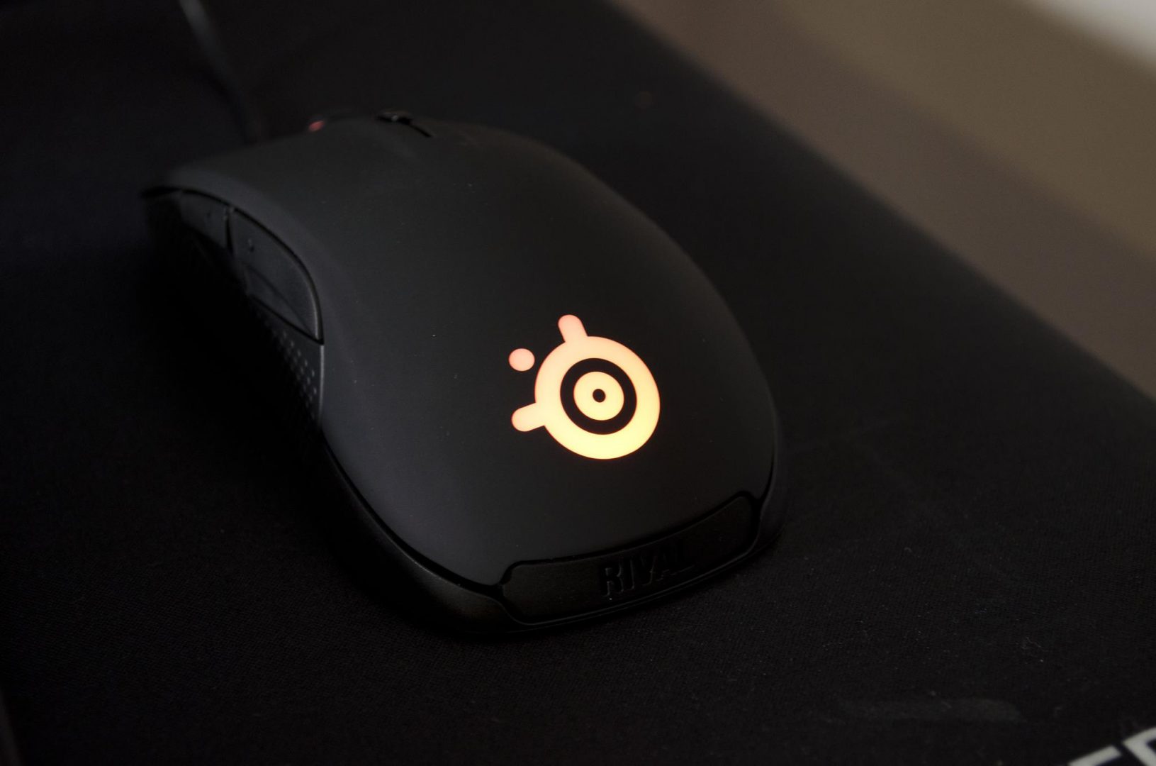 steelseries rival 300 gaming mouse _11