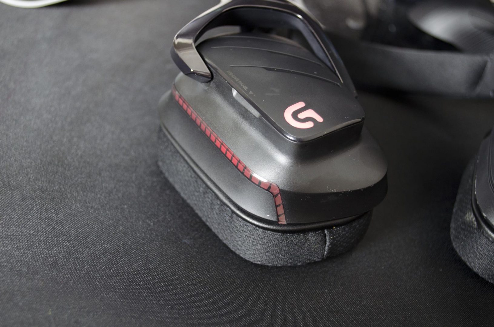 Logitech G633 artemis spectrum rgb 7.1 surround gaming headset review_155