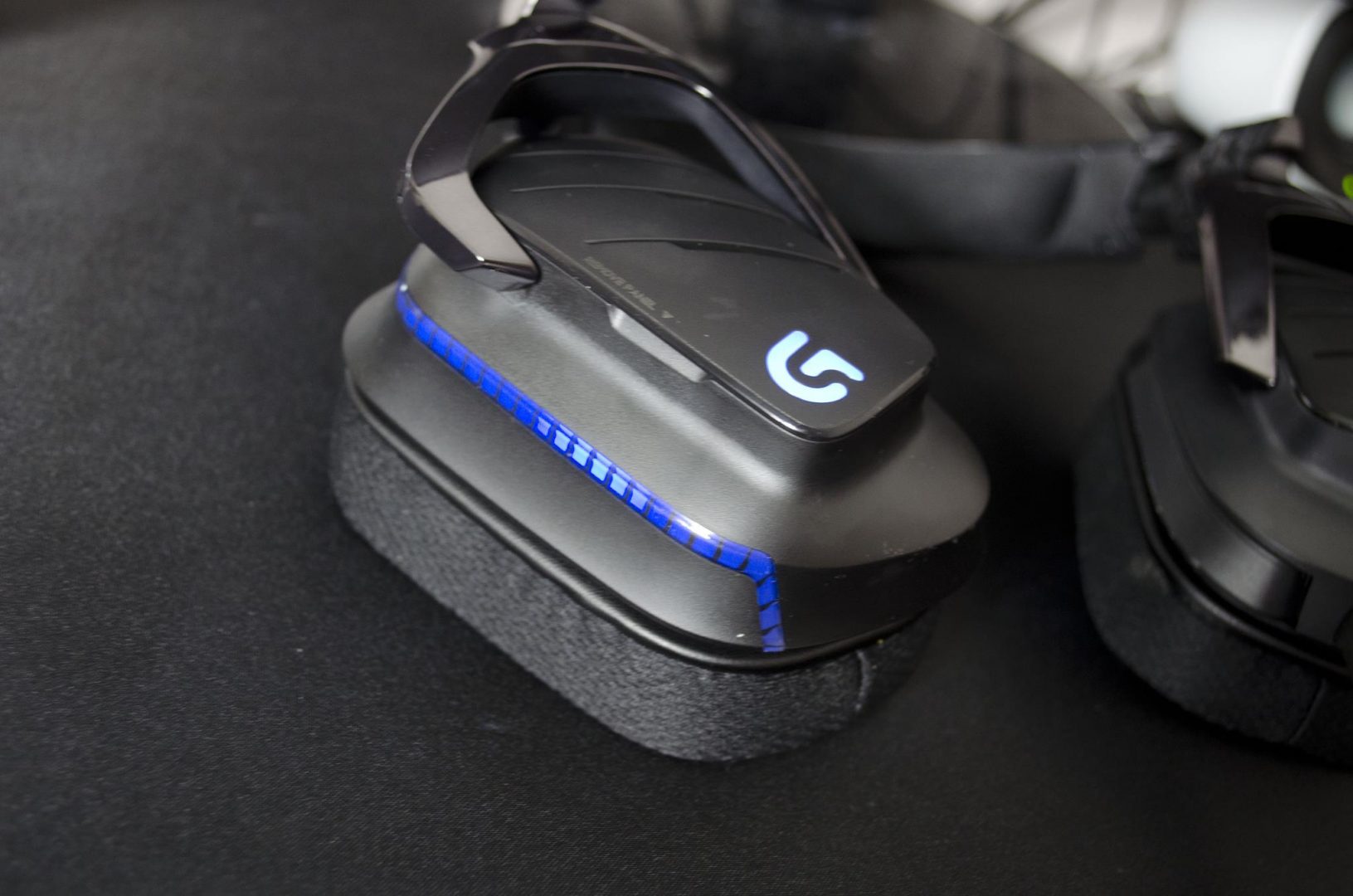 Logitech G633 artemis spectrum rgb 7.1 surround gaming headset review_156