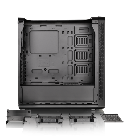 Thermaltake View27's innovative 3.5” & 2.5” tool-free drive bay design minimizes the hassles of installation and removal