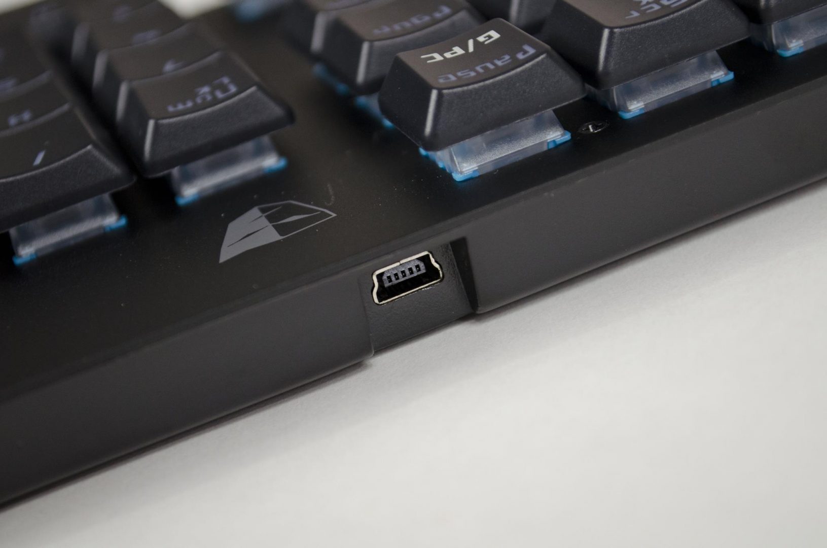 tesoro-gram-spectrum-rgm-gaming-mechanical-keyboard-review_16