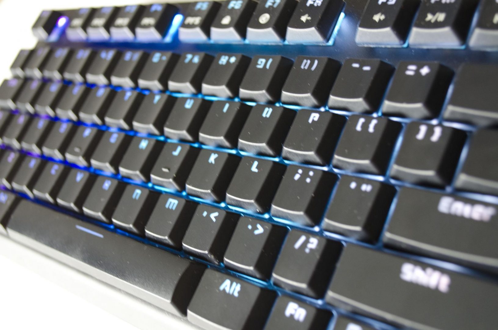 tesoro-gram-spectrum-rgm-gaming-mechanical-keyboard-review_2