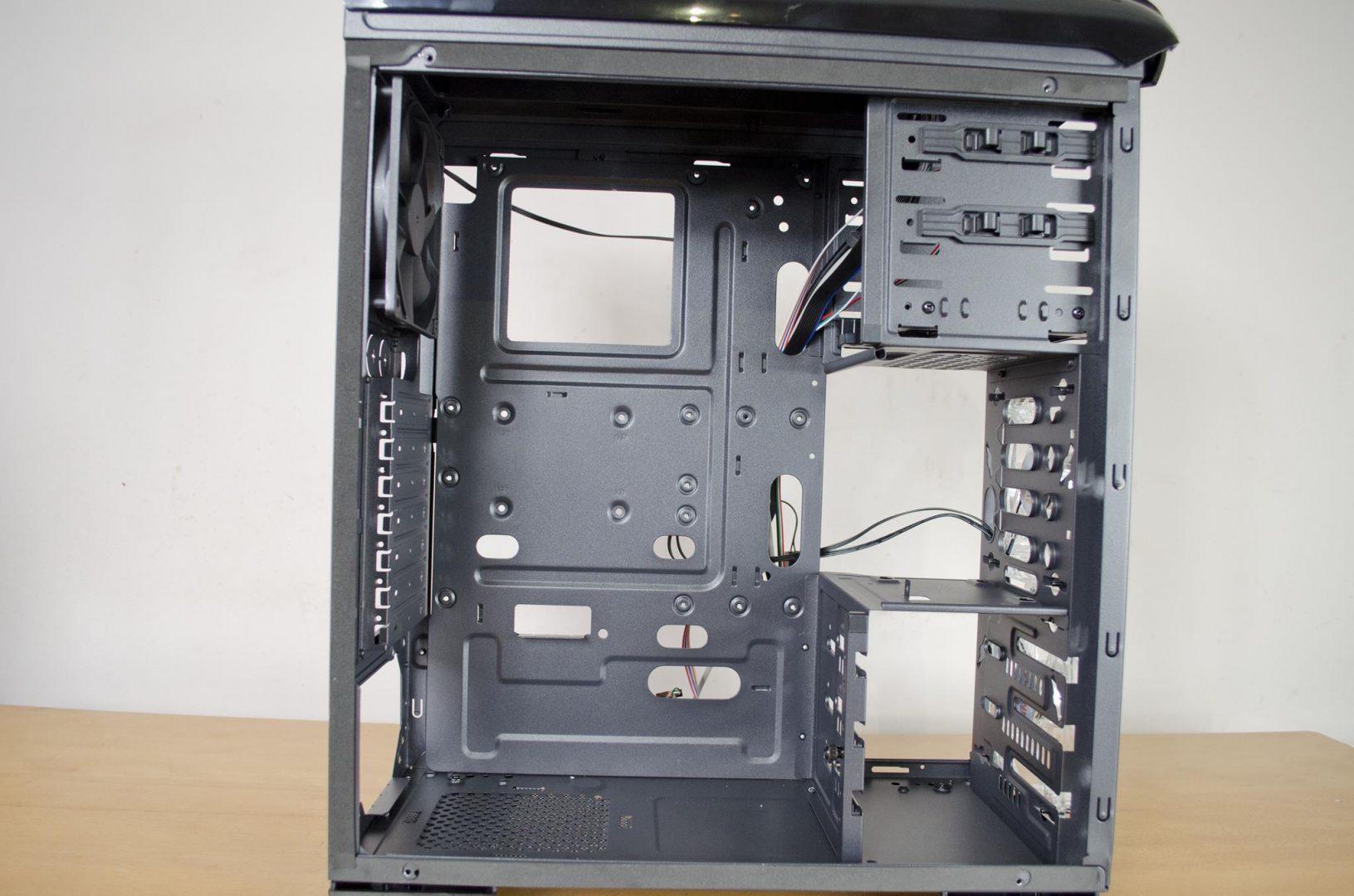 kolink-aviator-v-pc-case-review_11