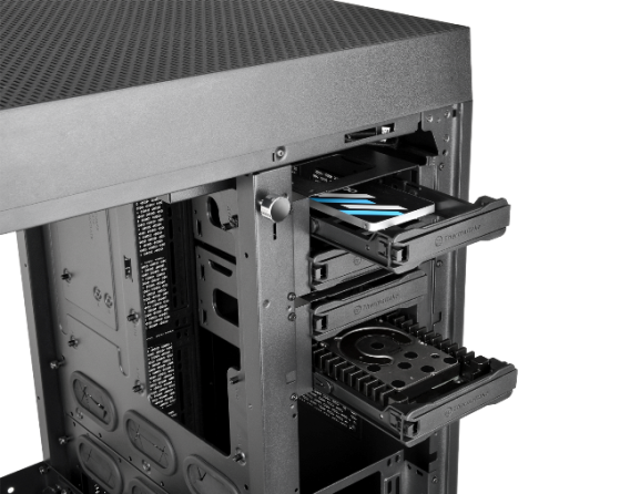 thermaltake-the-tower-900-e-atx-vertical-super-tower-chassis-superior-expansion