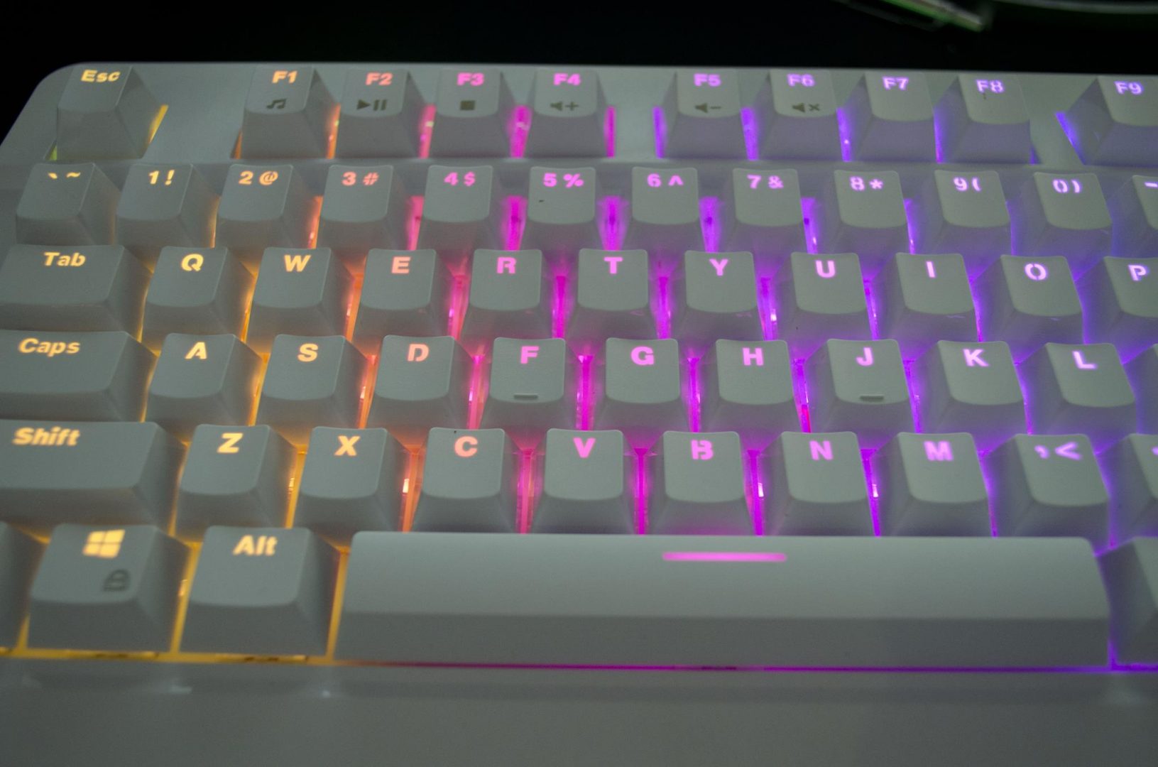 havit hv kb389l rgb mechanical gaming keyboard review_15