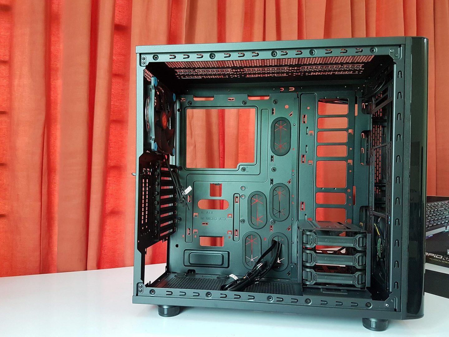 Thermaltake Boîtier PC View 31 TG - Moyen Tour - Fenêtre en verre