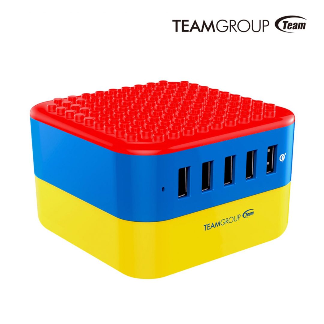 TeamGroup Brick Charger WD02 1