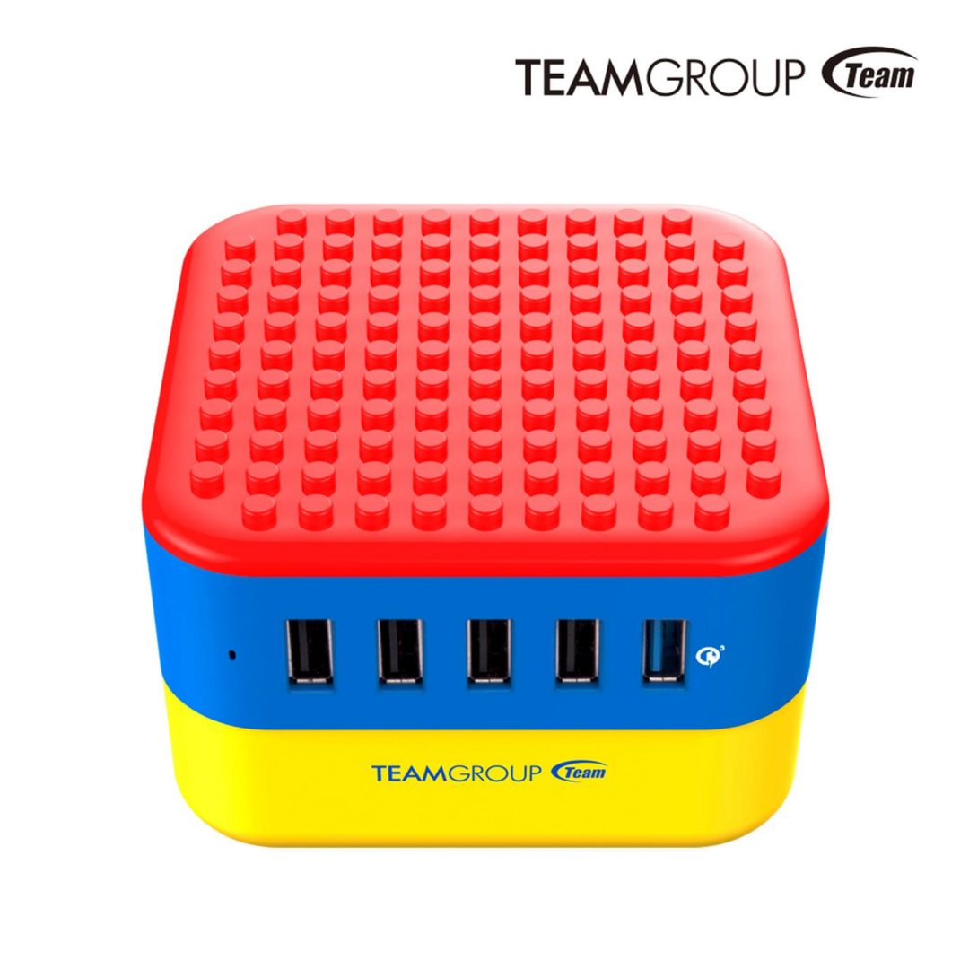 TeamGroup Brick Charger WD02 3