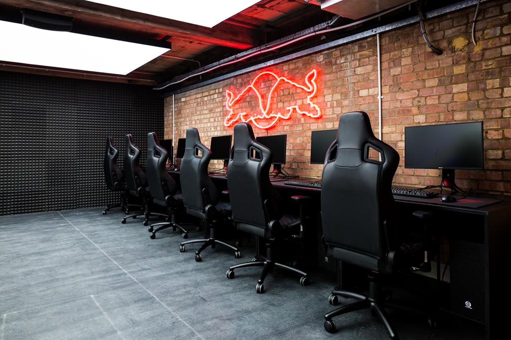 Red Bull Gaming Sphere noblechairs2