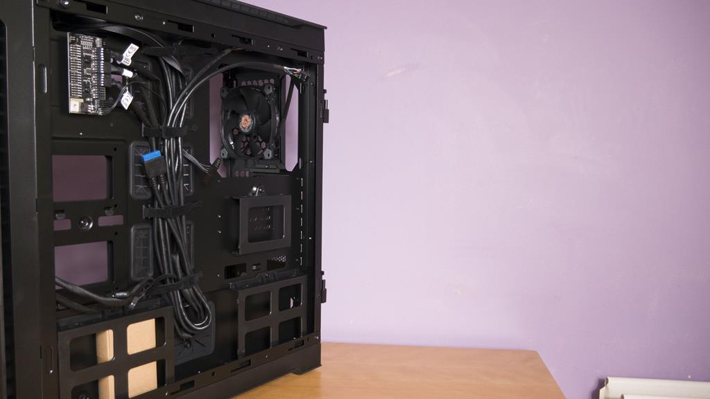 themaltake view 32 pc case review 1