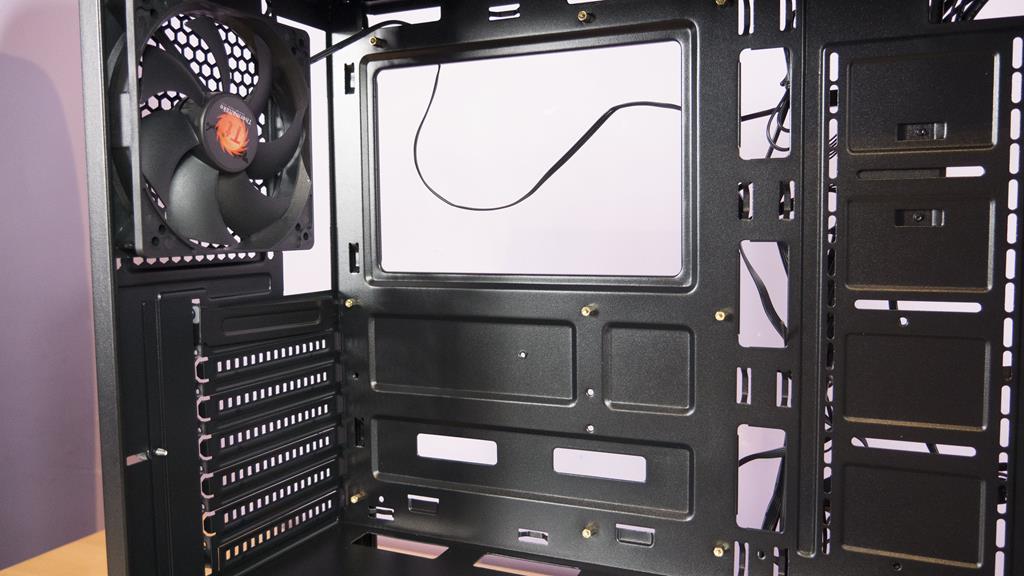 thermaltake v200 pc case 11