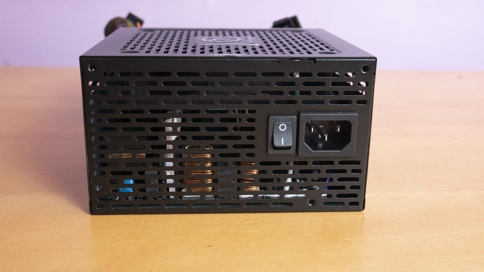 Toughpower GX1 600W PSU Review 4 Copy 1