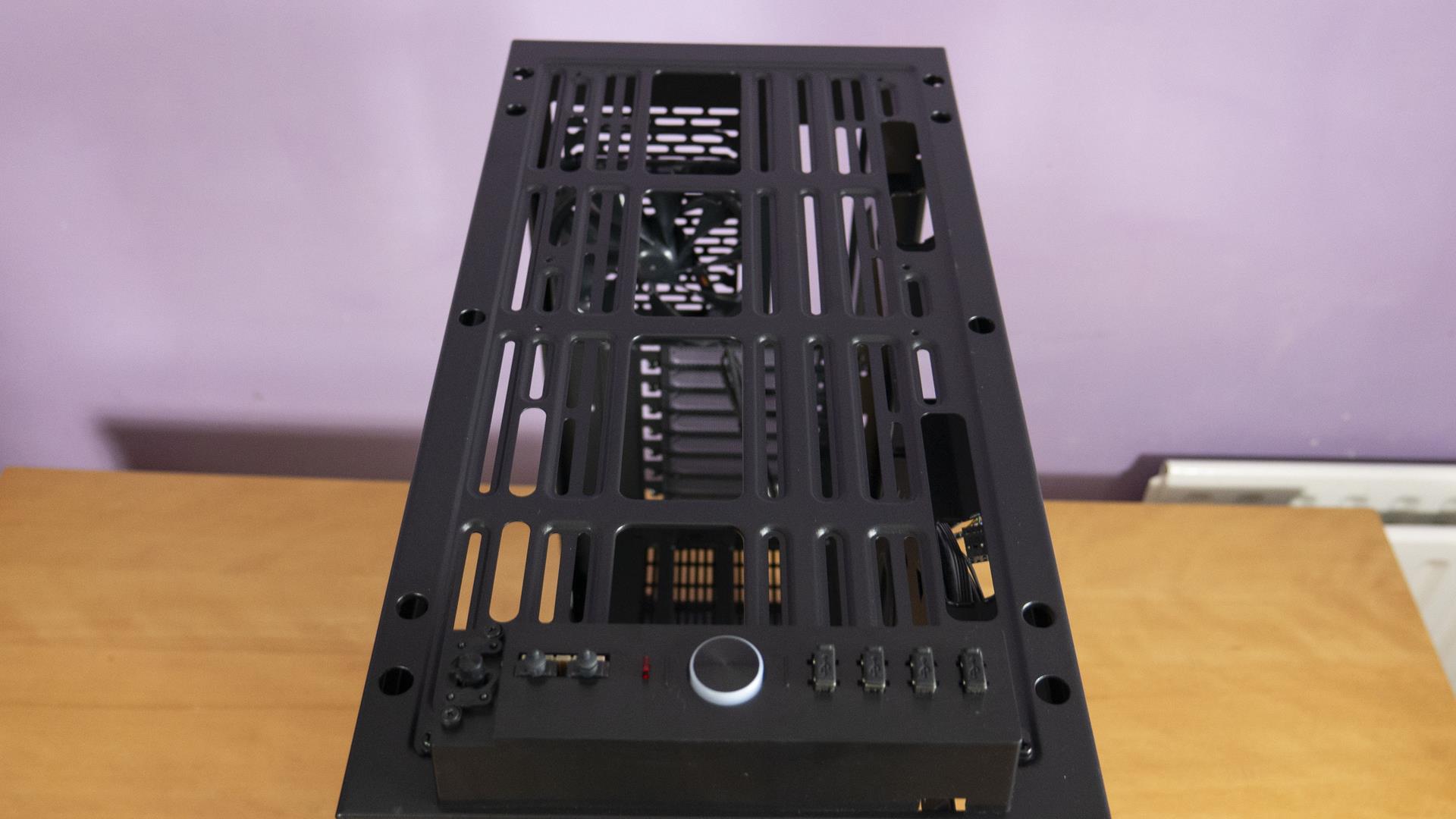 Thermaltake S500 TG PC Case 8 Copy