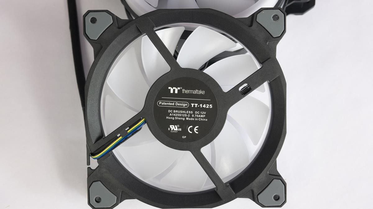 thermaltake riing quad 14 radiator fan review 8