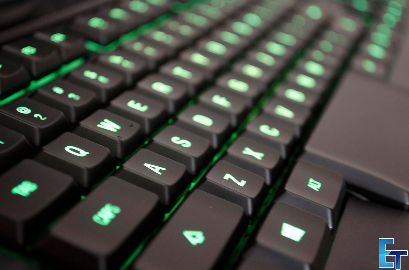 SteelSeries APEX M800 Keyboard Review