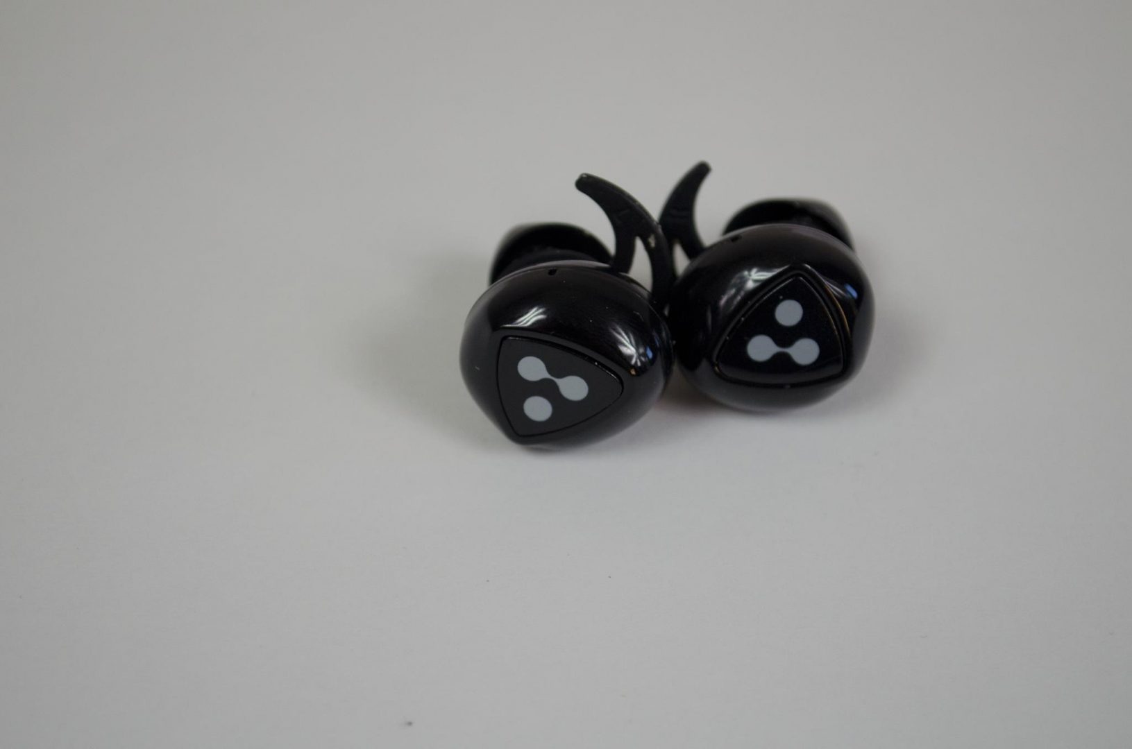 Syllable D900 Mini Wireless Headphones Review