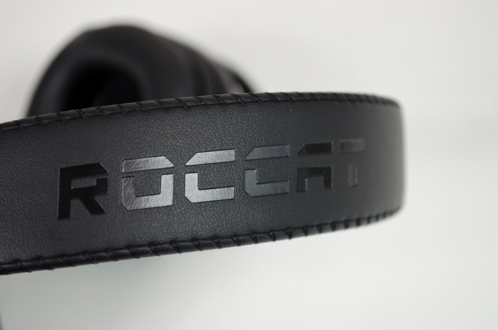 ROCCAT CROSS – MULTI-PLATFORM OVER-EAR STEREO GAMING HEADSET REVIEW