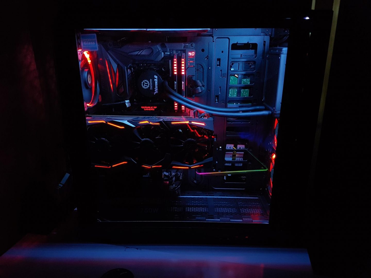 Thermaltake View 31 Tempered Glass PC Chassis Review