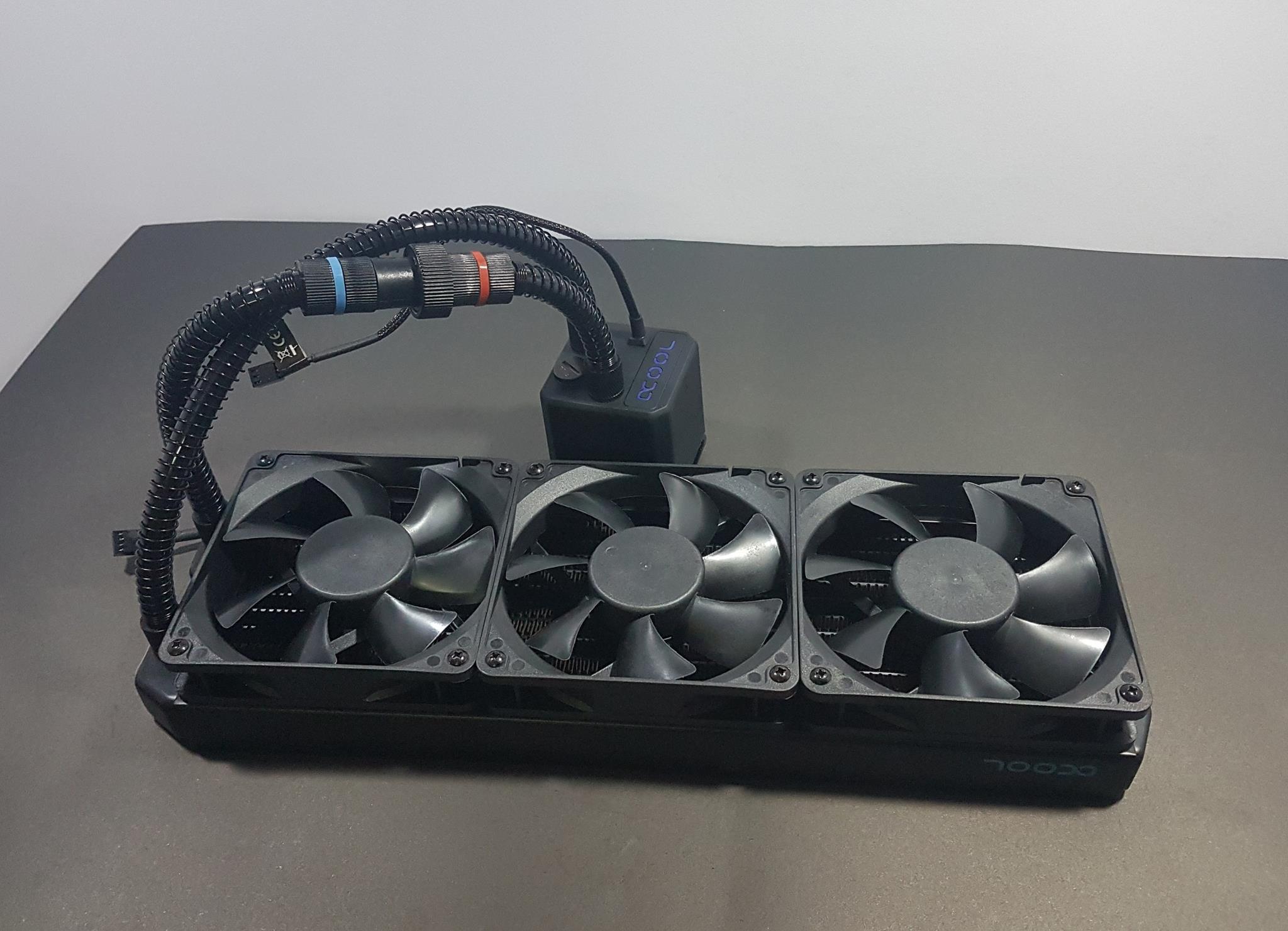 Alphacool Eisbaer 360mm Modular AIO CPU Cooler – Black