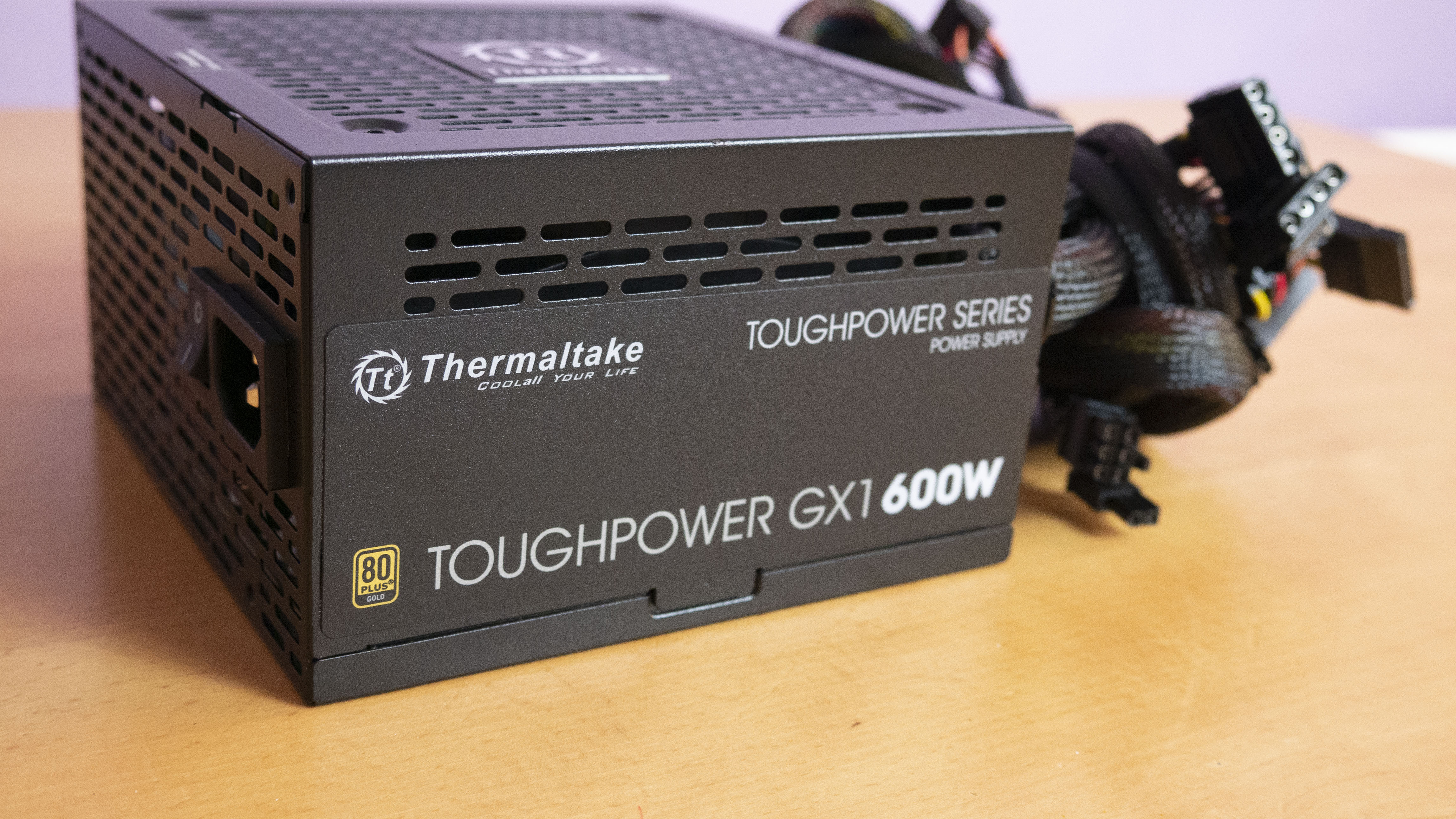 Thermaltake Toughpower GX1 600W 80PLUS Gold Power Supply Overview