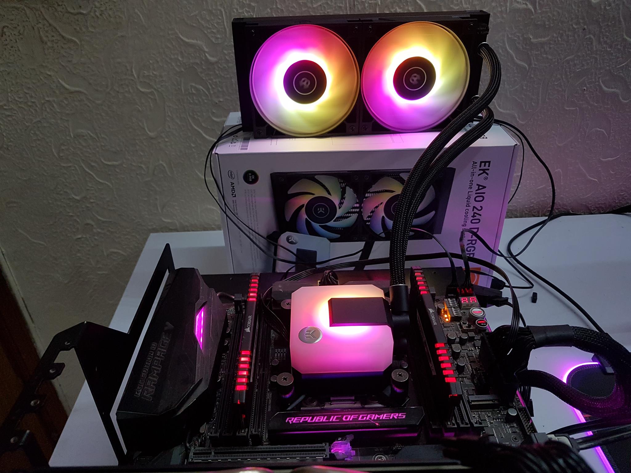 EK AIO 240 D-RGB Review: Pretty Performance