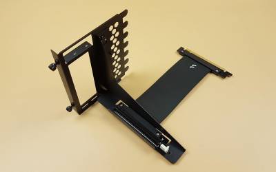 Reviews 9 Fractal Design Flex B-20 Vertical Bracket with Riser Cable Review