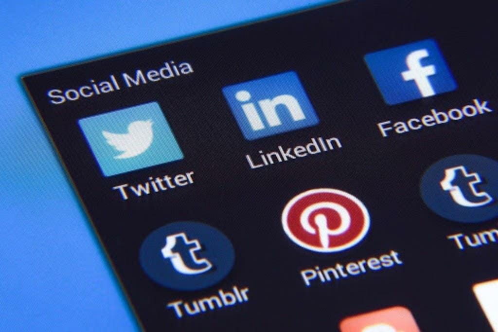 Why is it Important to have a Professional Linkedin Profile? 12 unnamed 6