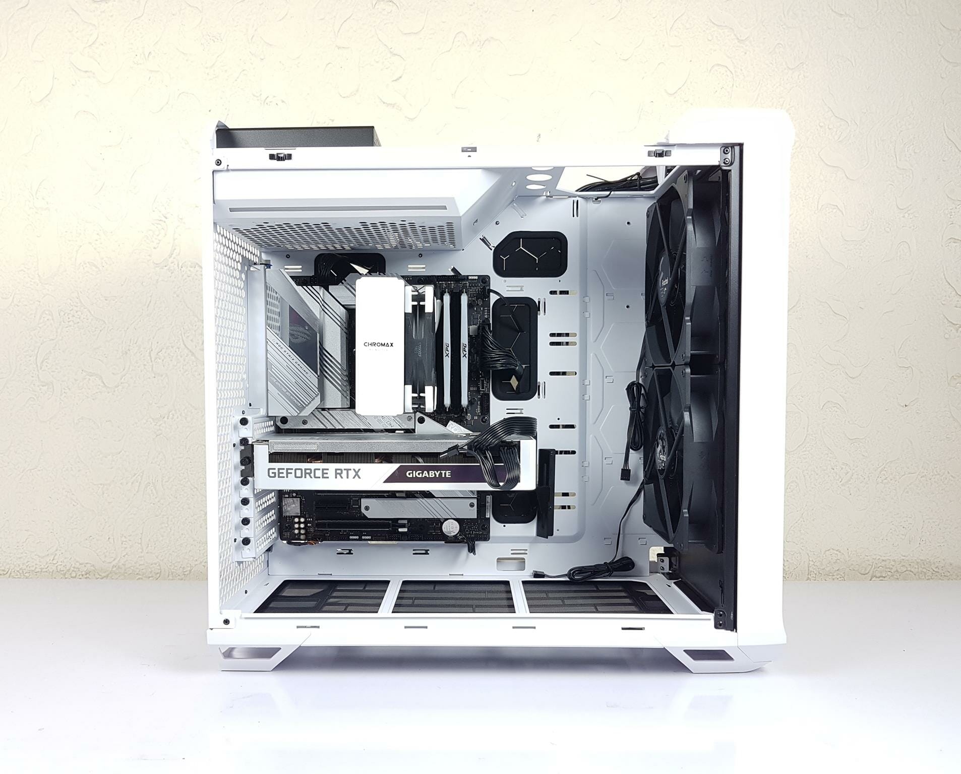 Review: Fractal Design Torrent - Chassis - HEXUS.net - Page 2