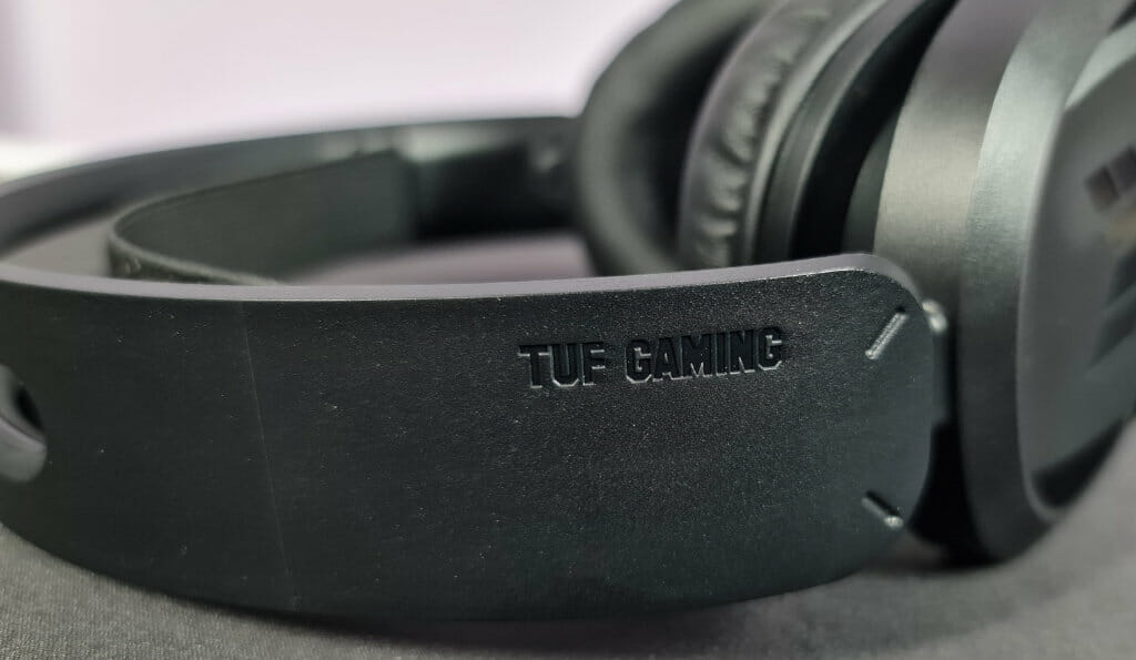 ASUS TUF GAMING H1 WIRELESS GAMING HEADSET Review headband tuf gaming branding