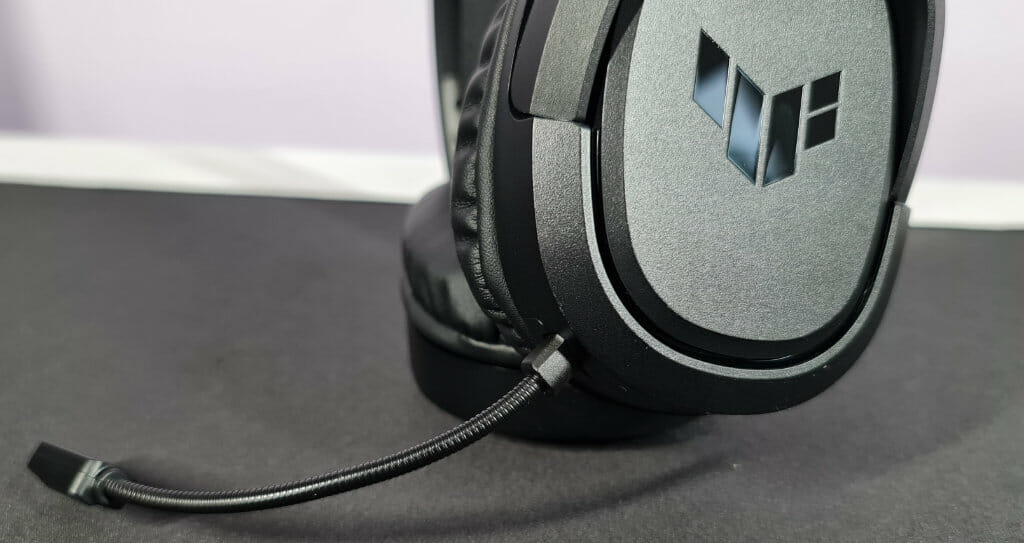 ASUS TUF GAMING H1 WIRELESS GAMING HEADSET Review side mic