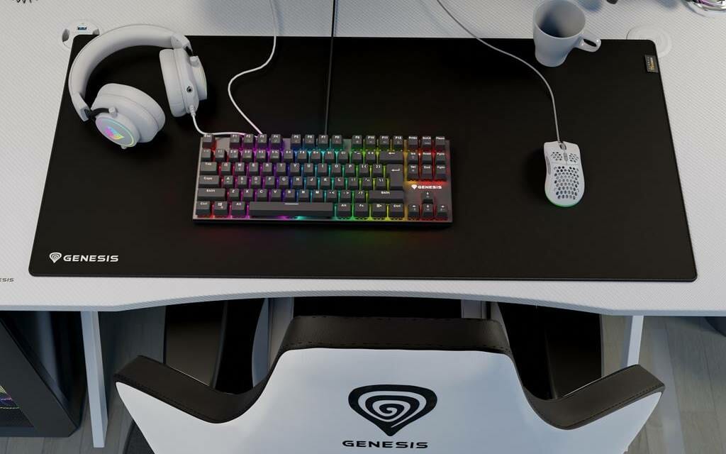 Genesis Releases Carbon 700 – XL and Maxi Mousepads