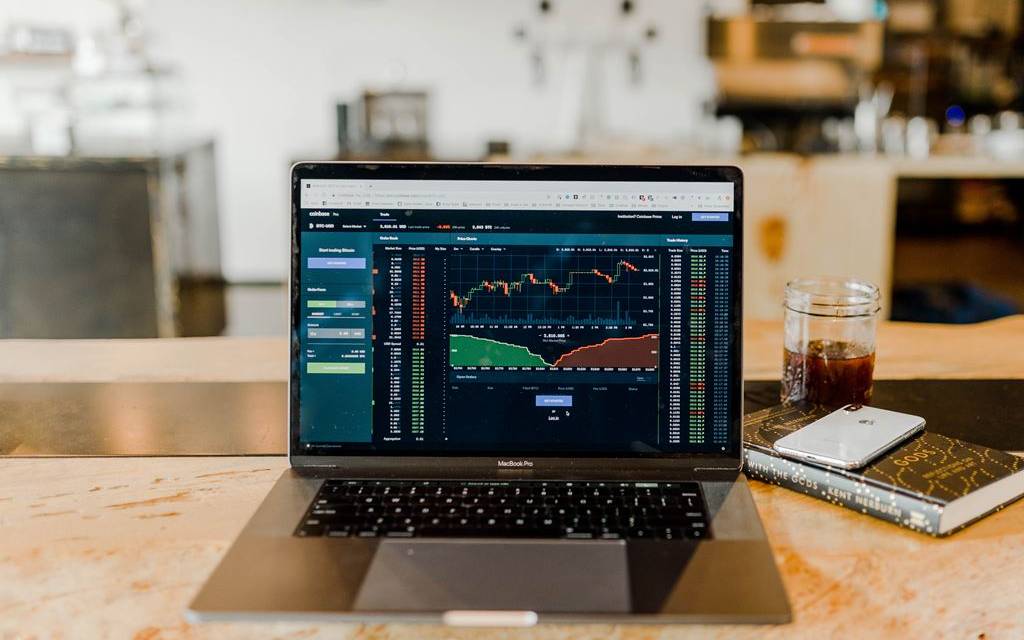 A Beginner’s Guide To Online Trading: Learn How To Trade Like A Pro