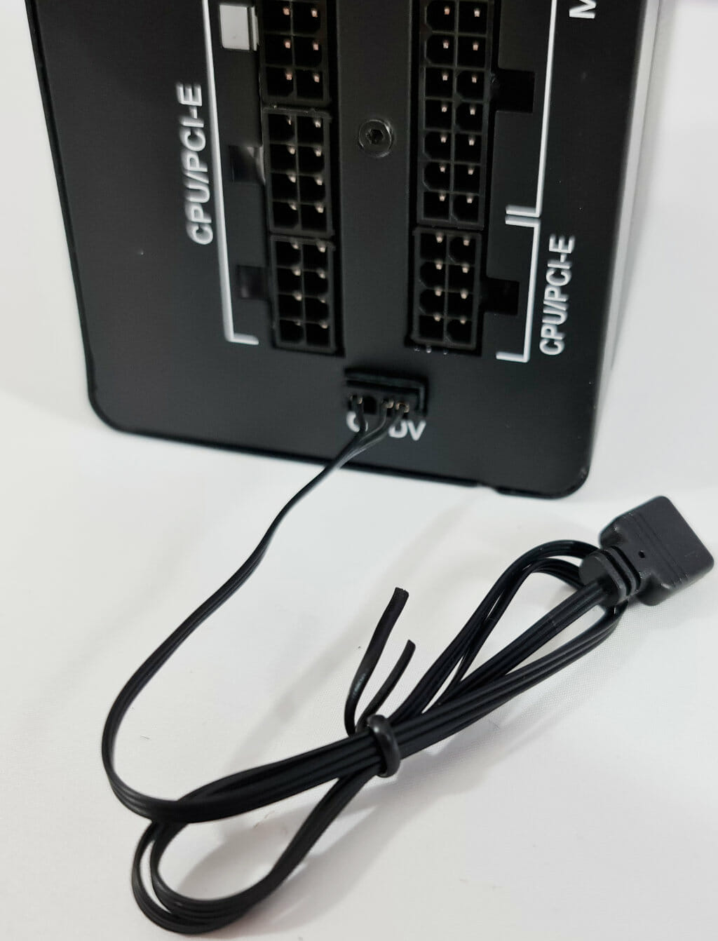 PCCOOLER GI P 650W 7D RGB PSU REVIEW rgb cable