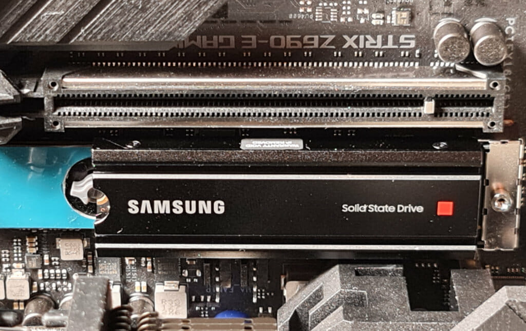Samsung SSD 980 Pro With Heatsink PCIe 4.0 NVMe 1TB Review installed in motherboard