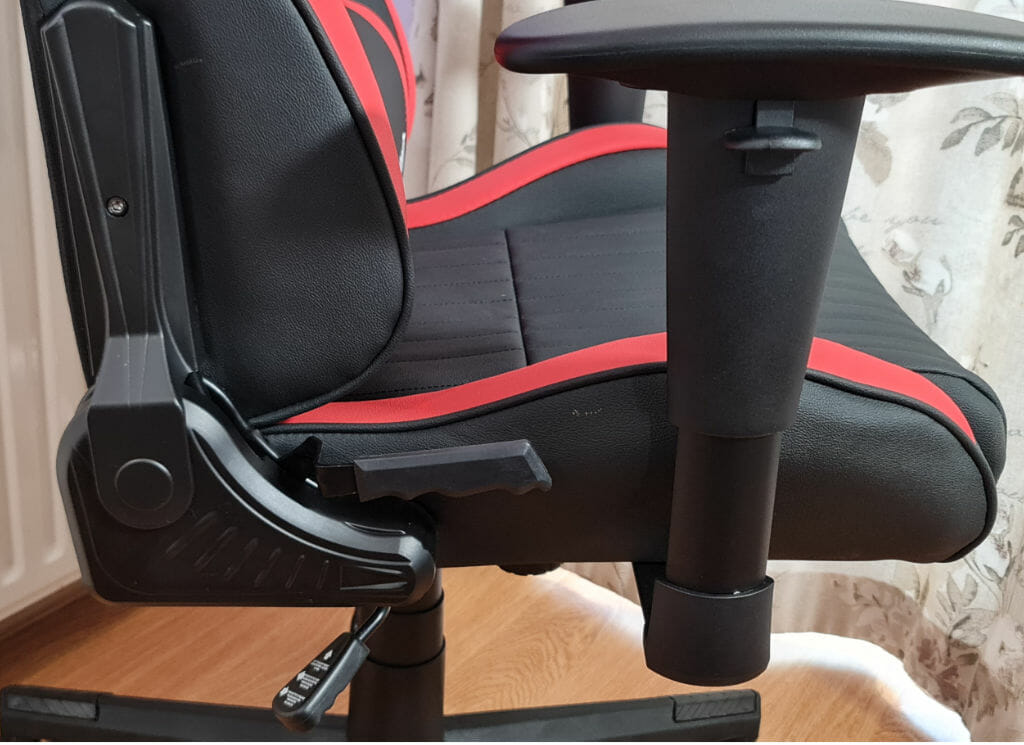 AndaSeat Jungle Series Premium Gaming Chair Review handles