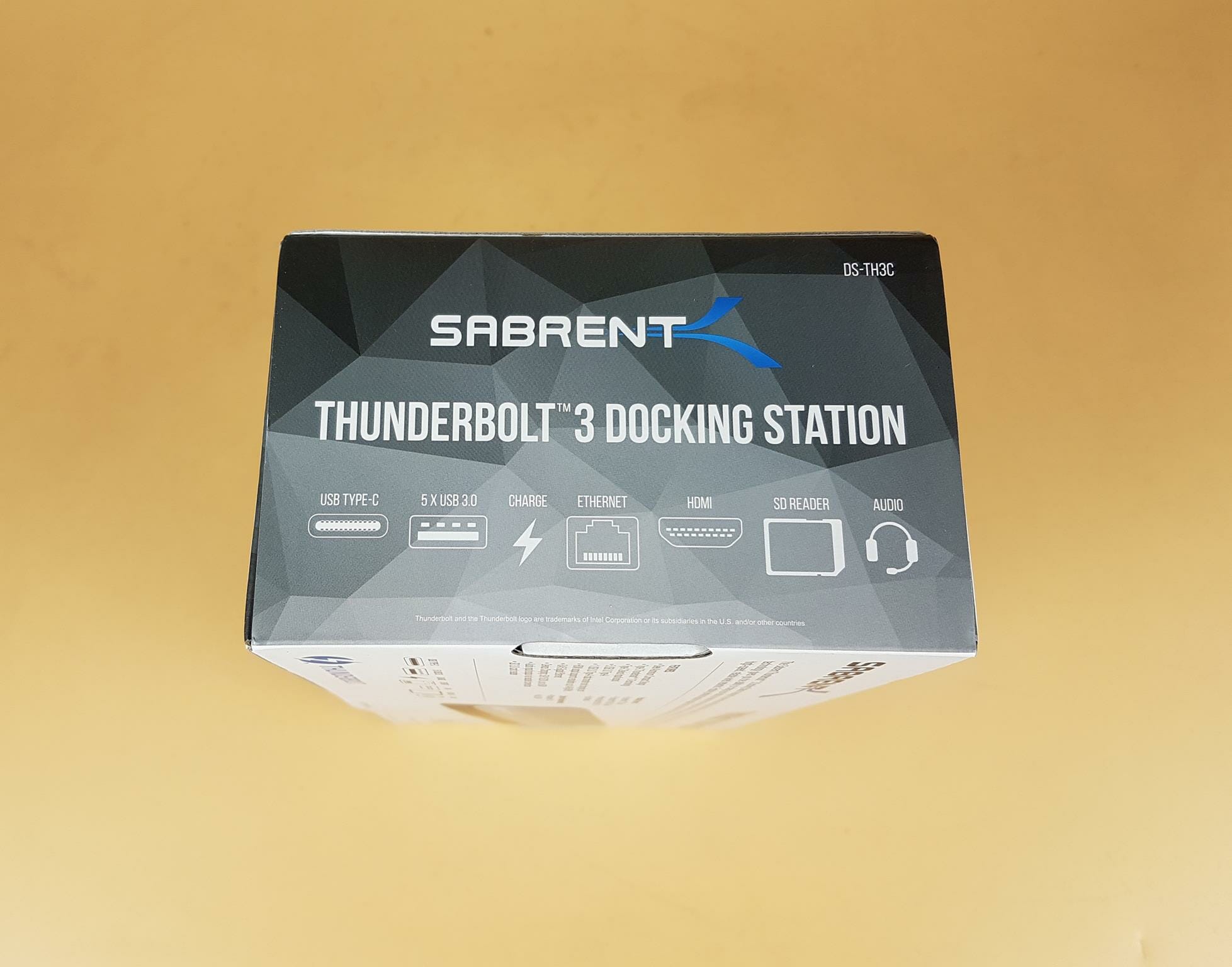 Sabrent Thunderbolt 3 Docking Station with Charging (DS-TH3C) Review 3 20220526 130656 Copy