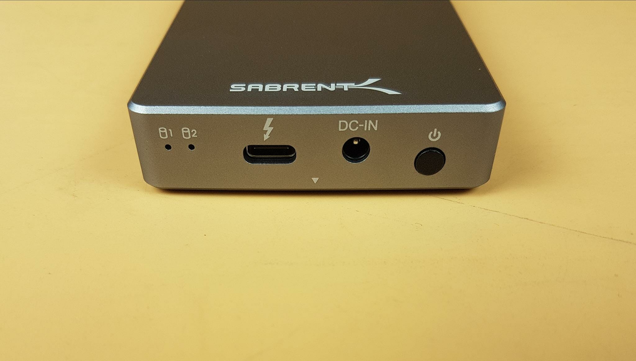 Test du boîtier externe double slot NVMe M.2 Sabrent Rugged Thunderbolt 3  (en Français) 