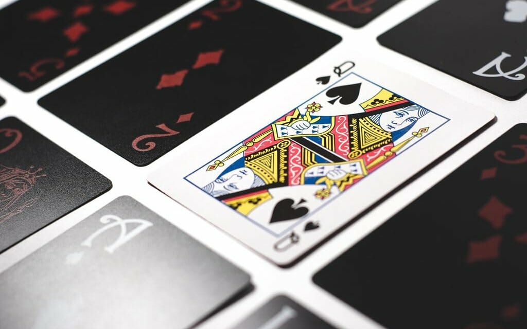 How is Virtual Blackjack Different to In-Person Blackjack?