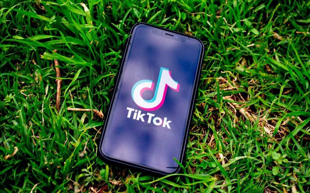 The New Era: TikTok Trends vs Gambling in the UK