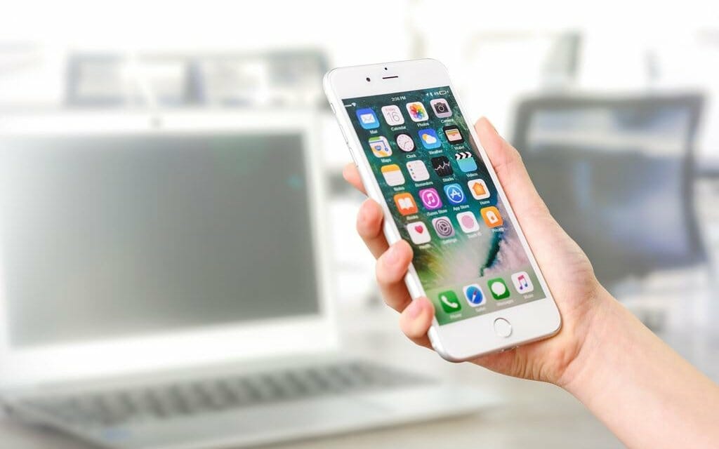 Top 7 iPhone Apps Which Can Help You Run Business Online