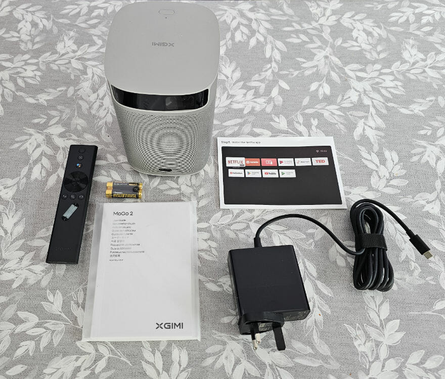 XGIMI MoGo Pro 2 box content