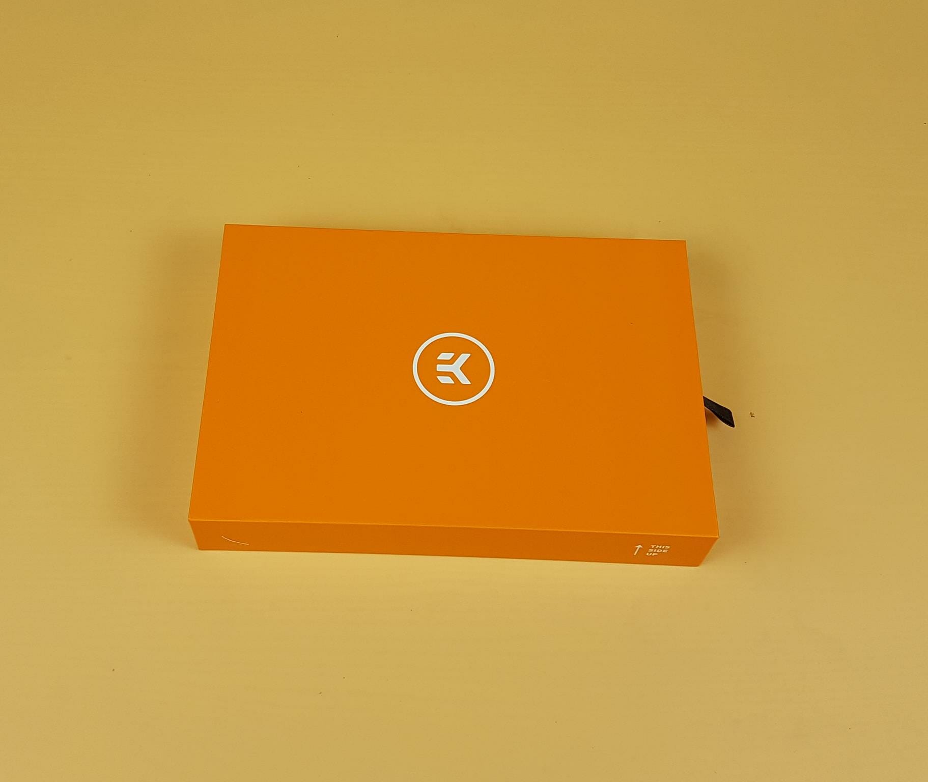 EK Nucleus AIO CR360 Lux D RGB Accessory Box 1